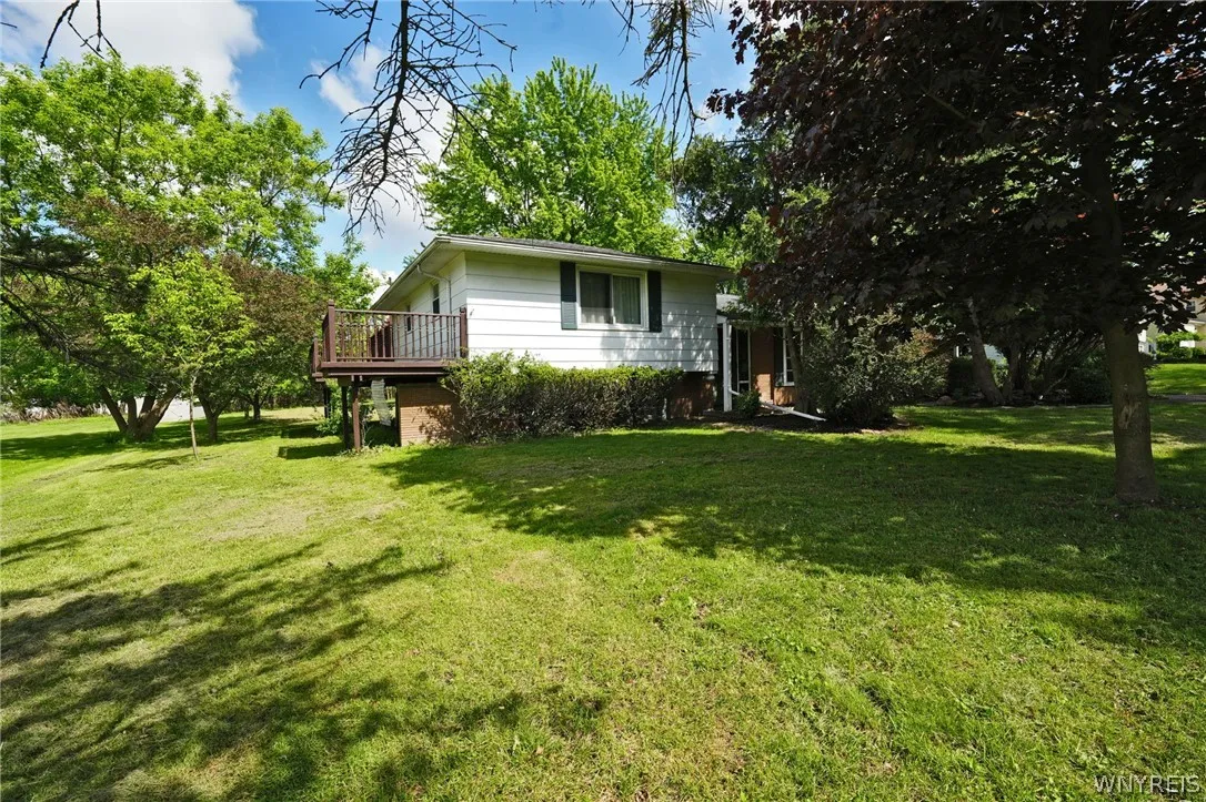 4985 Clearview Drive, Clarence, New York 14221, Clarence, New York 14221, 3 Bedrooms Bedrooms, 7 Rooms Rooms,1 BathroomBathrooms,Residential,Closed,4985 Clearview Drive, Clarence, New York 14221,0,B1541510