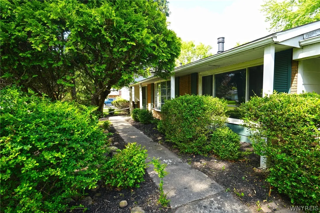 4985 Clearview Drive, Clarence, New York 14221, Clarence, New York 14221, 3 Bedrooms Bedrooms, 7 Rooms Rooms,1 BathroomBathrooms,Residential,Closed,4985 Clearview Drive, Clarence, New York 14221,0,B1541510