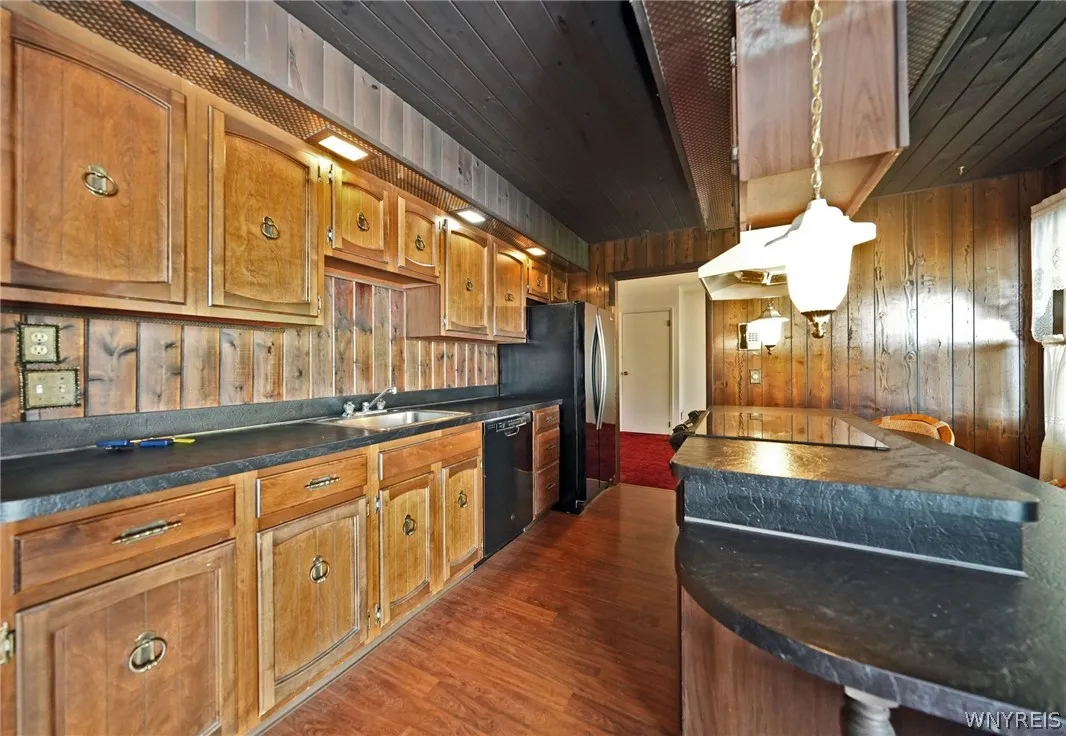4985 Clearview Drive, Clarence, New York 14221, Clarence, New York 14221, 3 Bedrooms Bedrooms, 7 Rooms Rooms,1 BathroomBathrooms,Residential,Closed,4985 Clearview Drive, Clarence, New York 14221,0,B1541510