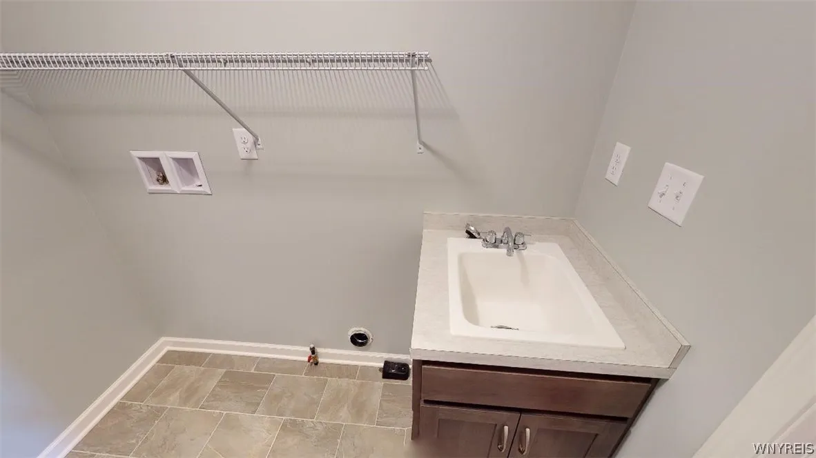 6684 Curtis Court, Lockport-town, New York 14094, Lockport Town, New York 14094, 2 Bedrooms Bedrooms, 6 Rooms Rooms,2 BathroomsBathrooms,Residential,Closed,6684 Curtis Court, Lockport-town, New York 14094,0,B1541932