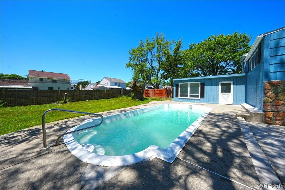 112 Leydecker Road, West Seneca, New York 14224, West Seneca, New York 14224, 4 Bedrooms Bedrooms, 9 Rooms Rooms,2 BathroomsBathrooms,Residential,Closed,112 Leydecker Road, West Seneca, New York 14224,0,B1542058