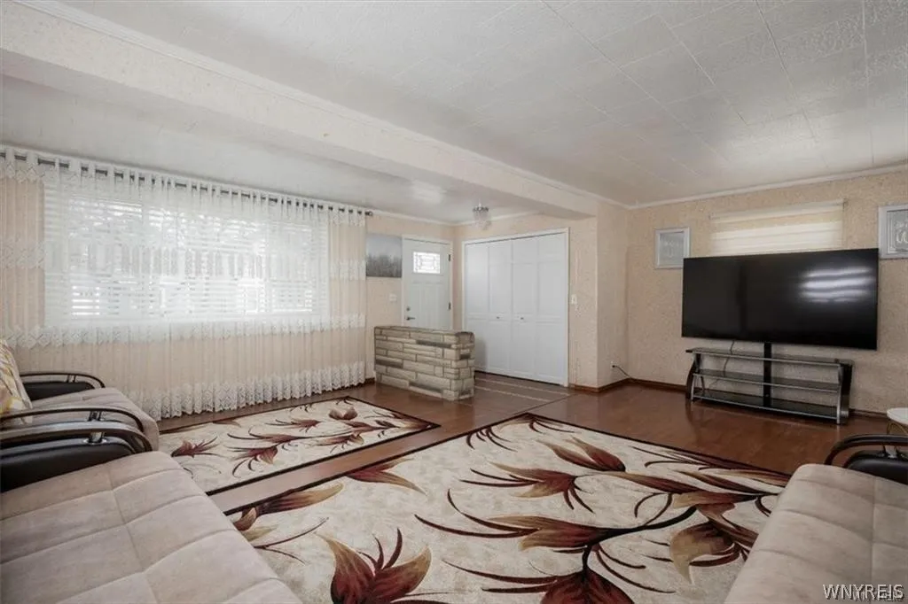 58 Albemarle Street, Buffalo, New York 14207, Buffalo, New York 14207, 4 Bedrooms Bedrooms, 8 Rooms Rooms,2 BathroomsBathrooms,Residential,Closed,58 Albemarle Street, Buffalo, New York 14207,0,B1542964