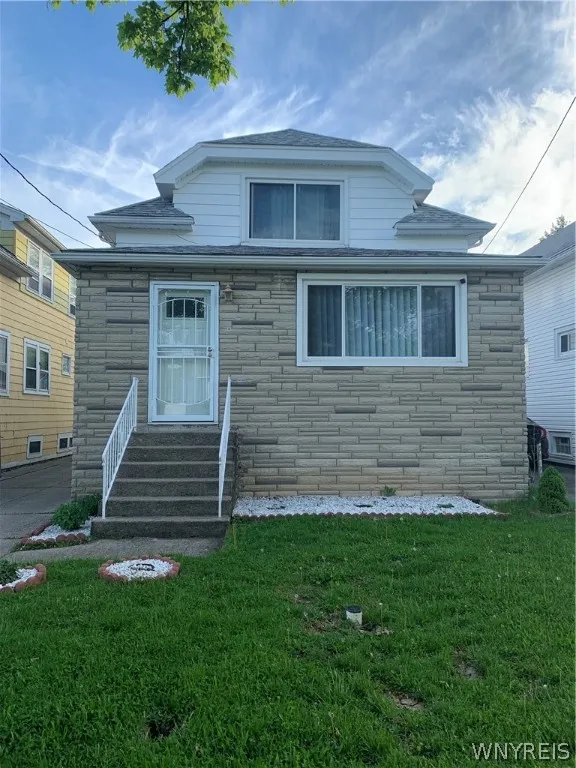 58 Albemarle Street, Buffalo, New York 14207, Buffalo, New York 14207, 4 Bedrooms Bedrooms, 8 Rooms Rooms,2 BathroomsBathrooms,Residential,Closed,58 Albemarle Street, Buffalo, New York 14207,0,B1542964