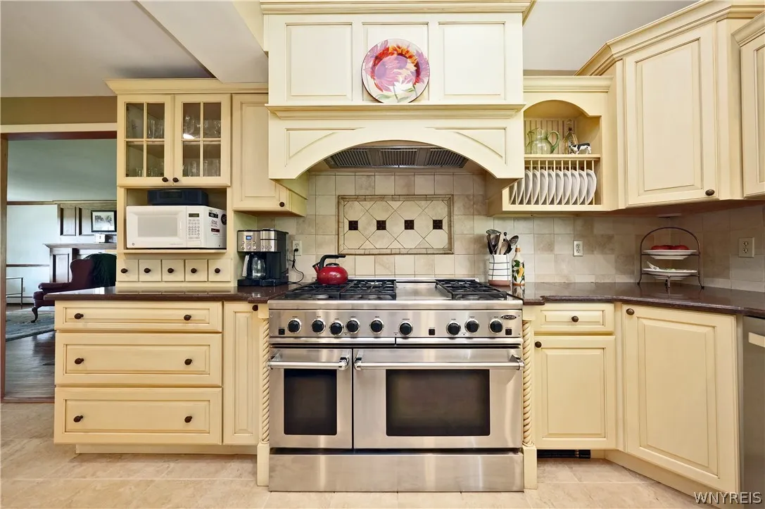 6215 Bunting Road, Orchard Park, New York 14127, Orchard Park, New York 14127, 4 Bedrooms Bedrooms, 13 Rooms Rooms,2 BathroomsBathrooms,Residential,Closed,6215 Bunting Road, Orchard Park, New York 14127,0,B1543253