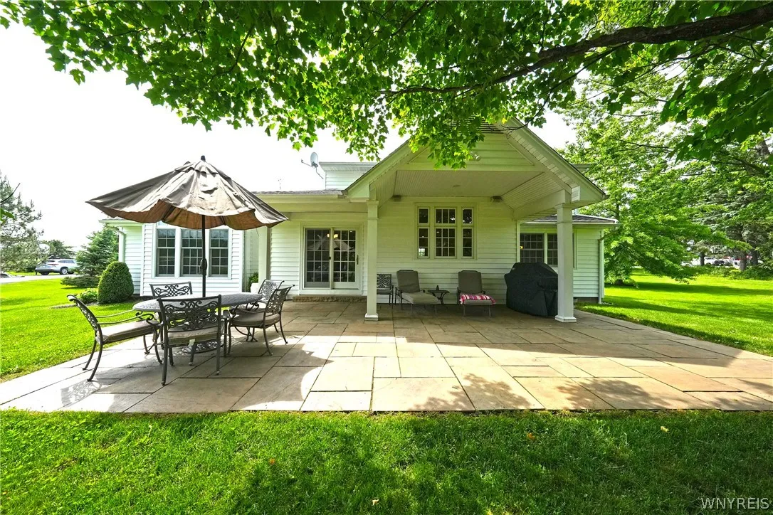 6215 Bunting Road, Orchard Park, New York 14127, Orchard Park, New York 14127, 4 Bedrooms Bedrooms, 13 Rooms Rooms,2 BathroomsBathrooms,Residential,Closed,6215 Bunting Road, Orchard Park, New York 14127,0,B1543253