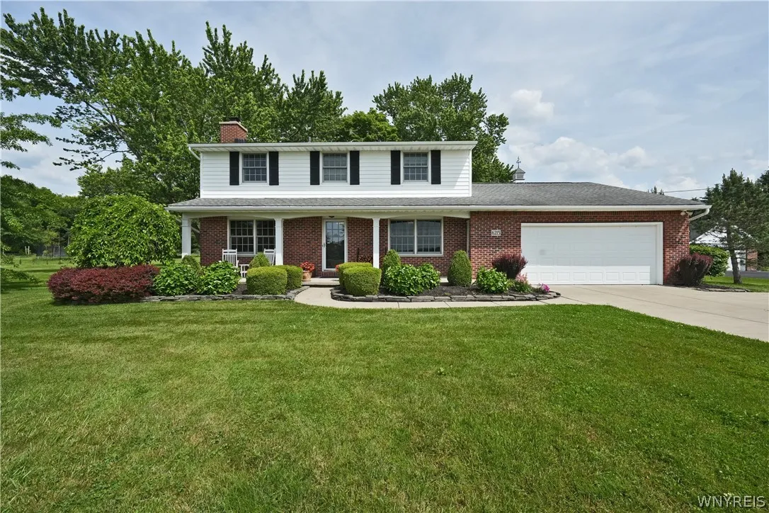 6215 Bunting Road, Orchard Park, New York 14127, Orchard Park, New York 14127, 4 Bedrooms Bedrooms, 13 Rooms Rooms,2 BathroomsBathrooms,Residential,Closed,6215 Bunting Road, Orchard Park, New York 14127,0,B1543253