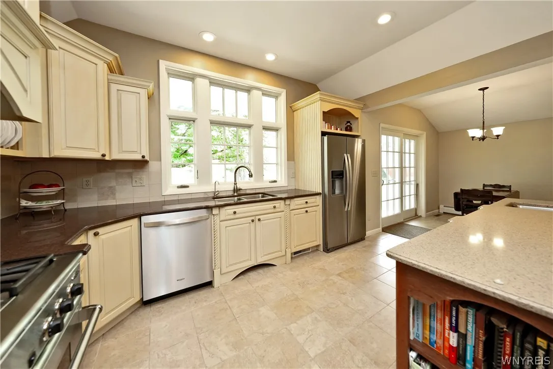 6215 Bunting Road, Orchard Park, New York 14127, Orchard Park, New York 14127, 4 Bedrooms Bedrooms, 13 Rooms Rooms,2 BathroomsBathrooms,Residential,Closed,6215 Bunting Road, Orchard Park, New York 14127,0,B1543253