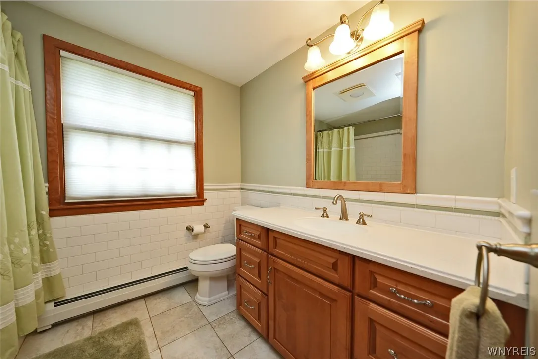 6215 Bunting Road, Orchard Park, New York 14127, Orchard Park, New York 14127, 4 Bedrooms Bedrooms, 13 Rooms Rooms,2 BathroomsBathrooms,Residential,Closed,6215 Bunting Road, Orchard Park, New York 14127,0,B1543253