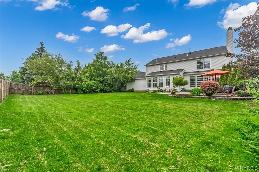 9103 Michael Douglas Drive, Clarence, New York 140, Clarence, New York 14032, 4 Bedrooms Bedrooms, 8 Rooms Rooms,2 BathroomsBathrooms,Residential,Closed,9103 Michael Douglas Drive, Clarence, New York 140,0,B1542950