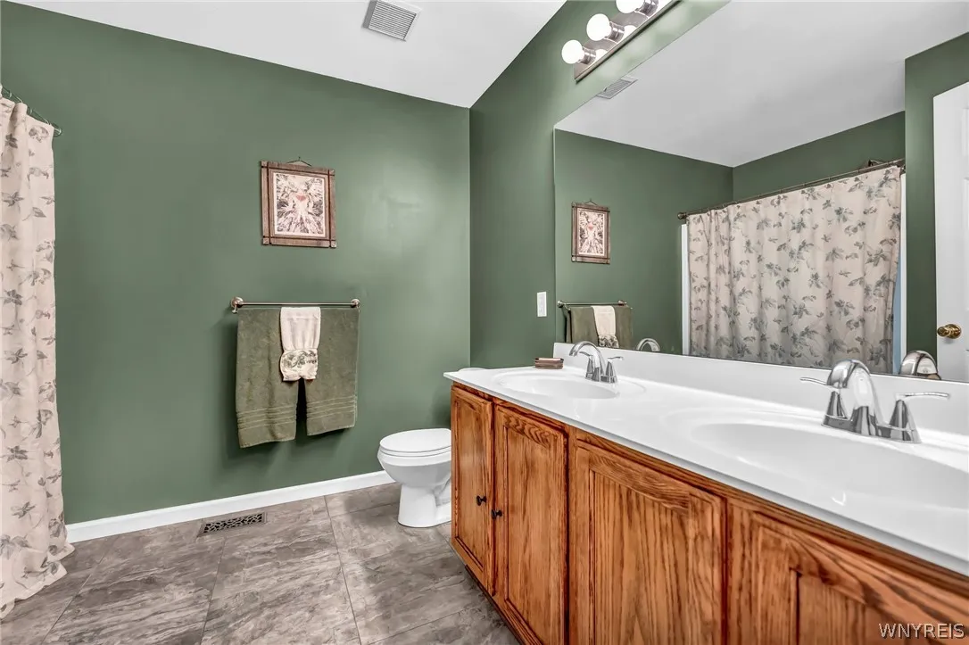9103 Michael Douglas Drive, Clarence, New York 140, Clarence, New York 14032, 4 Bedrooms Bedrooms, 8 Rooms Rooms,2 BathroomsBathrooms,Residential,Closed,9103 Michael Douglas Drive, Clarence, New York 140,0,B1542950