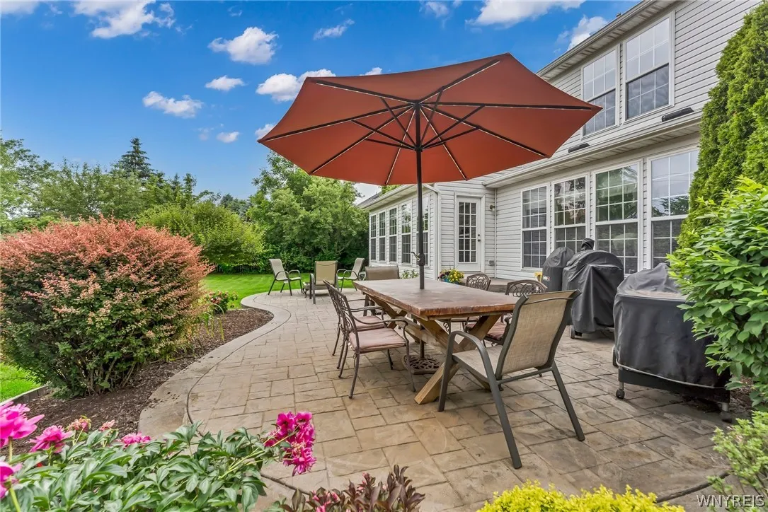 9103 Michael Douglas Drive, Clarence, New York 140, Clarence, New York 14032, 4 Bedrooms Bedrooms, 8 Rooms Rooms,2 BathroomsBathrooms,Residential,Closed,9103 Michael Douglas Drive, Clarence, New York 140,0,B1542950