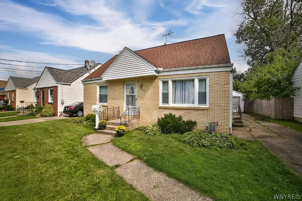 473 Springville Avenue, Amherst, New York 14226, Amherst, New York 14226, 3 Bedrooms Bedrooms, 5 Rooms Rooms,1 BathroomBathrooms,Residential,Closed,473 Springville Avenue, Amherst, New York 14226,0,B1539345