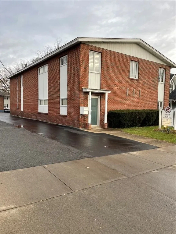 187 Genesee Street, Auburn, New York 13021, Auburn, New York 13021, ,Commercial Sale,For Sale,187 Genesee Street, Auburn, New York 13021,0,R1543926