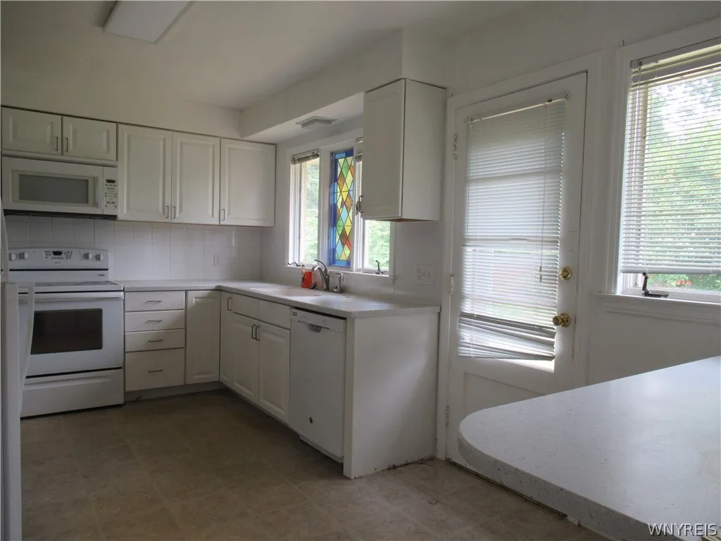 3754 Windover Drive, Hamburg, New York 14075, Hamburg, New York 14075, 3 Bedrooms Bedrooms, 6 Rooms Rooms,2 BathroomsBathrooms,Residential,Closed,3754 Windover Drive, Hamburg, New York 14075,0,B1543418