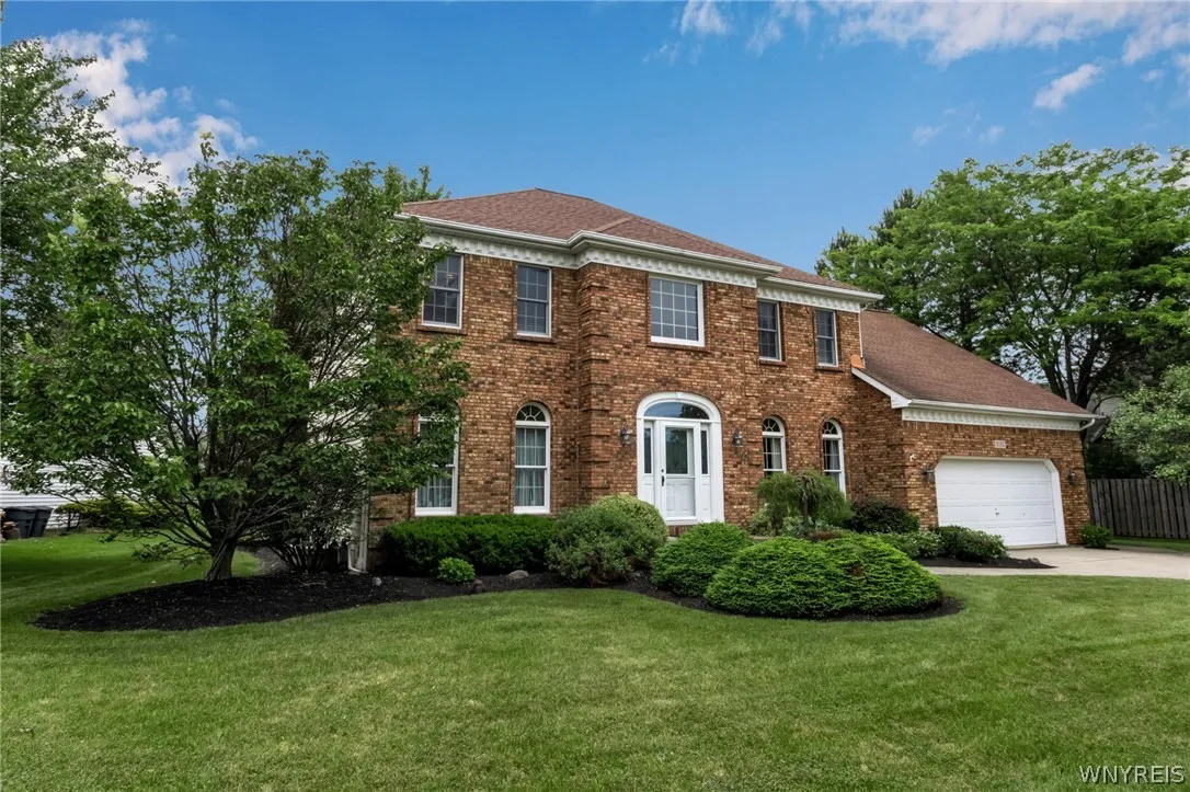 8582 The Meadows South, Clarence, New York 14051, Clarence, New York 14051, 4 Bedrooms Bedrooms, 11 Rooms Rooms,2 BathroomsBathrooms,Residential,Closed,8582 The Meadows South, Clarence, New York 14051,0,B1544528