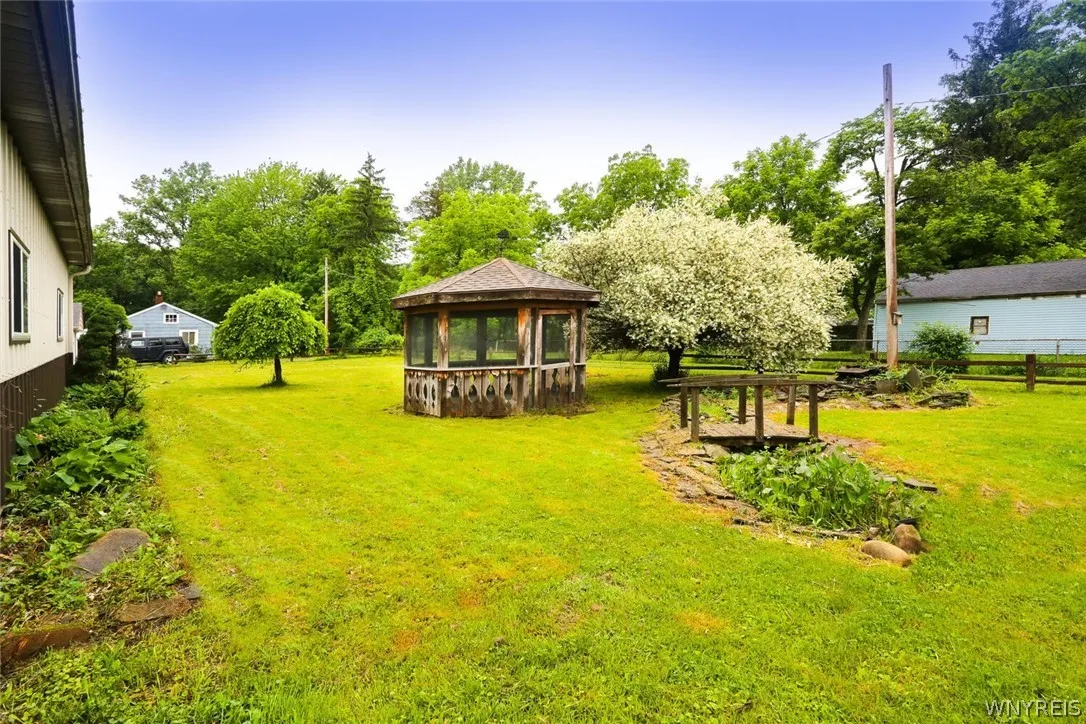 2130 Transit Road, West Seneca, New York 14224, West Seneca, New York 14224, 4 Bedrooms Bedrooms, 11 Rooms Rooms,2 BathroomsBathrooms,Residential,Closed,2130 Transit Road, West Seneca, New York 14224,0,B1543691