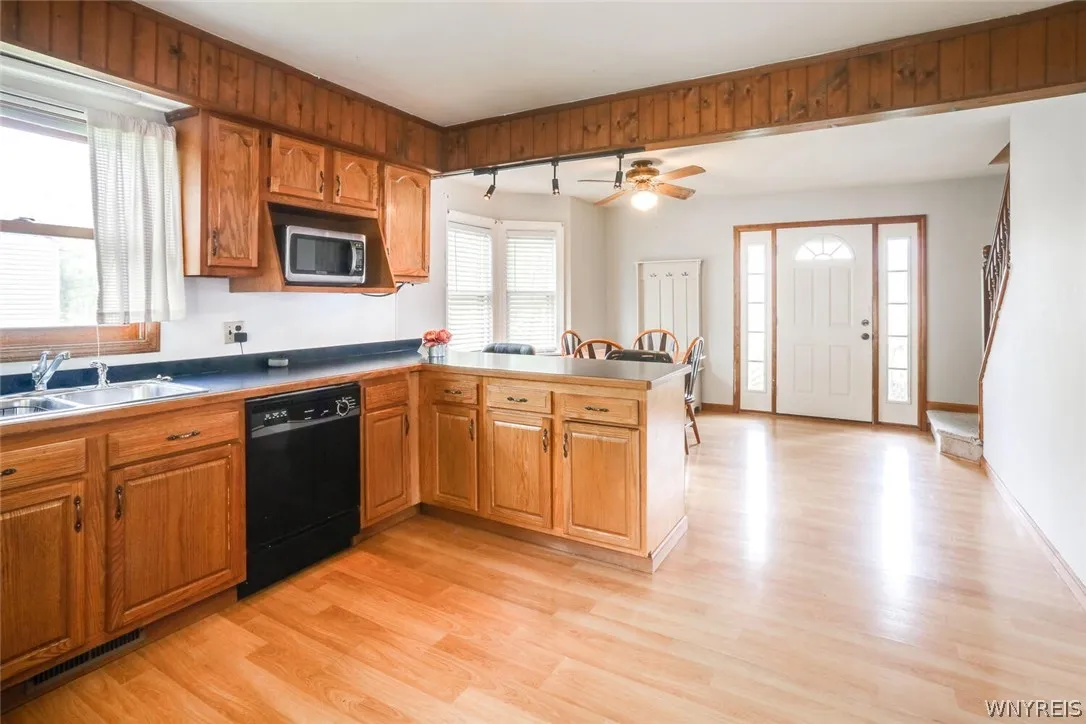 2130 Transit Road, West Seneca, New York 14224, West Seneca, New York 14224, 4 Bedrooms Bedrooms, 11 Rooms Rooms,2 BathroomsBathrooms,Residential,Closed,2130 Transit Road, West Seneca, New York 14224,0,B1543691