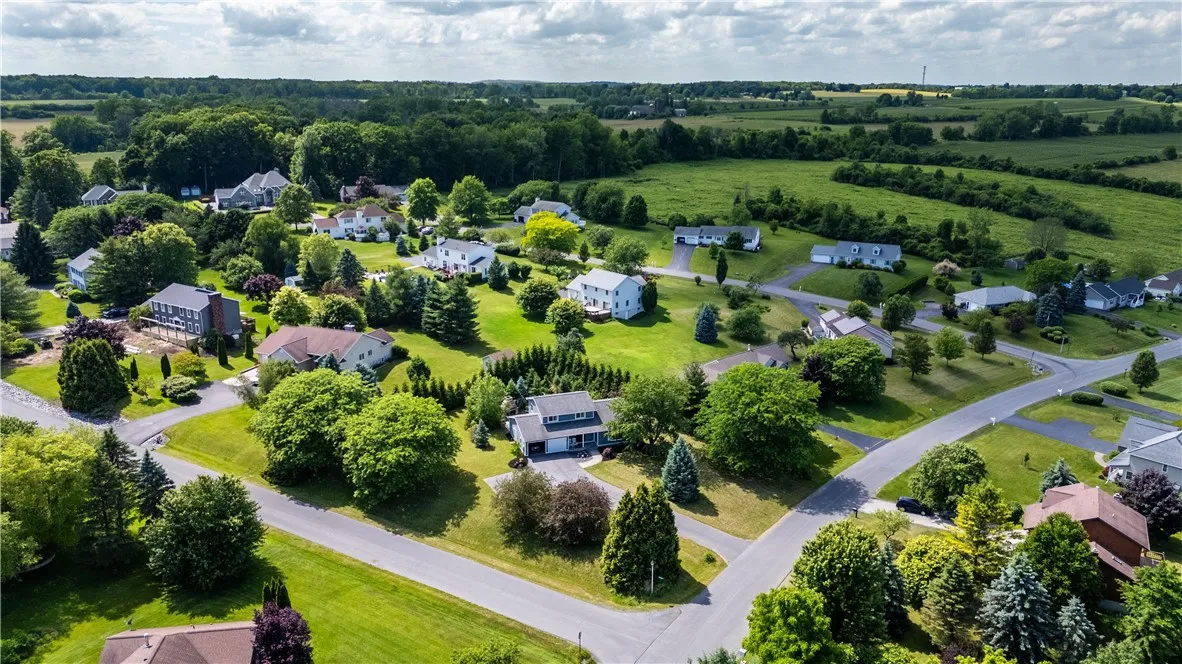 61 Orchard Park Drive, Geneva-town, New York 14456, Geneva Town, New York 14456, 4 Bedrooms Bedrooms, 9 Rooms Rooms,2 BathroomsBathrooms,Residential,Closed,61 Orchard Park Drive, Geneva-town, New York 14456,0,R1544267