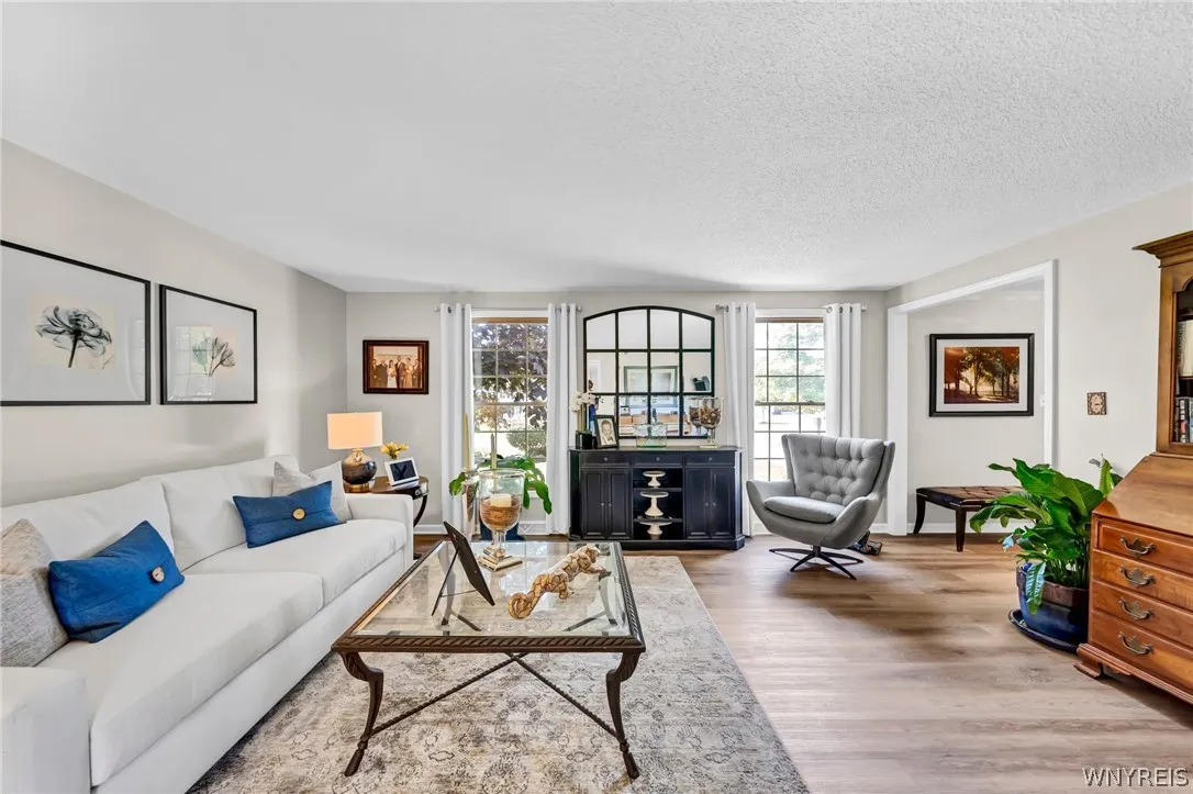 10 Scattertree Lane, Orchard Park, New York 14127, Orchard Park, New York 14127, 4 Bedrooms Bedrooms, 8 Rooms Rooms,2 BathroomsBathrooms,Residential,Closed,10 Scattertree Lane, Orchard Park, New York 14127,0,B1545468