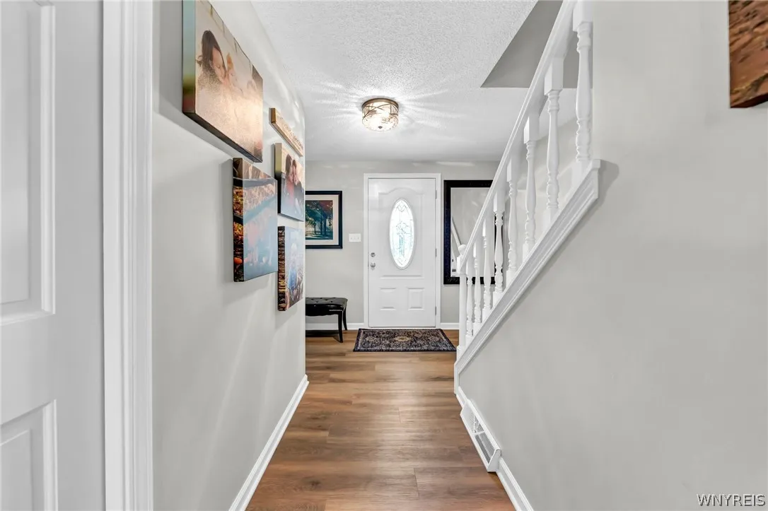 10 Scattertree Lane, Orchard Park, New York 14127, Orchard Park, New York 14127, 4 Bedrooms Bedrooms, 8 Rooms Rooms,2 BathroomsBathrooms,Residential,Closed,10 Scattertree Lane, Orchard Park, New York 14127,0,B1545468