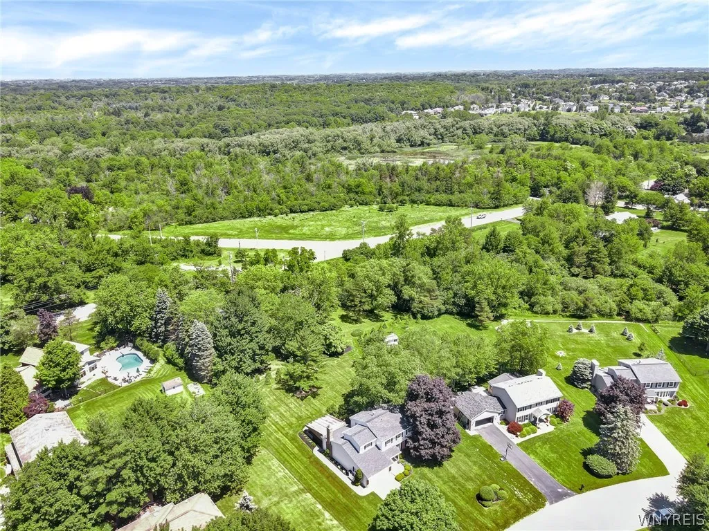 10 Scattertree Lane, Orchard Park, New York 14127, Orchard Park, New York 14127, 4 Bedrooms Bedrooms, 8 Rooms Rooms,2 BathroomsBathrooms,Residential,Closed,10 Scattertree Lane, Orchard Park, New York 14127,0,B1545468