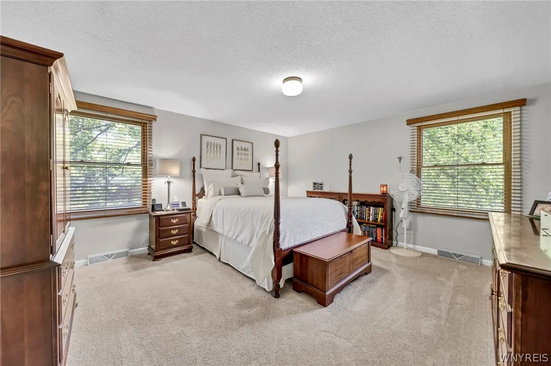 10 Scattertree Lane, Orchard Park, New York 14127, Orchard Park, New York 14127, 4 Bedrooms Bedrooms, 8 Rooms Rooms,2 BathroomsBathrooms,Residential,Closed,10 Scattertree Lane, Orchard Park, New York 14127,0,B1545468