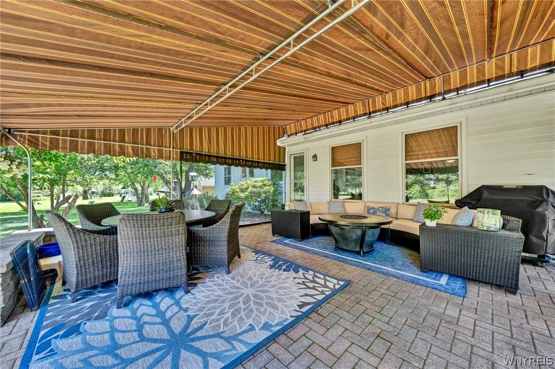 10 Scattertree Lane, Orchard Park, New York 14127, Orchard Park, New York 14127, 4 Bedrooms Bedrooms, 8 Rooms Rooms,2 BathroomsBathrooms,Residential,Closed,10 Scattertree Lane, Orchard Park, New York 14127,0,B1545468