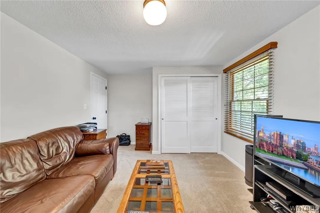 10 Scattertree Lane, Orchard Park, New York 14127, Orchard Park, New York 14127, 4 Bedrooms Bedrooms, 8 Rooms Rooms,2 BathroomsBathrooms,Residential,Closed,10 Scattertree Lane, Orchard Park, New York 14127,0,B1545468