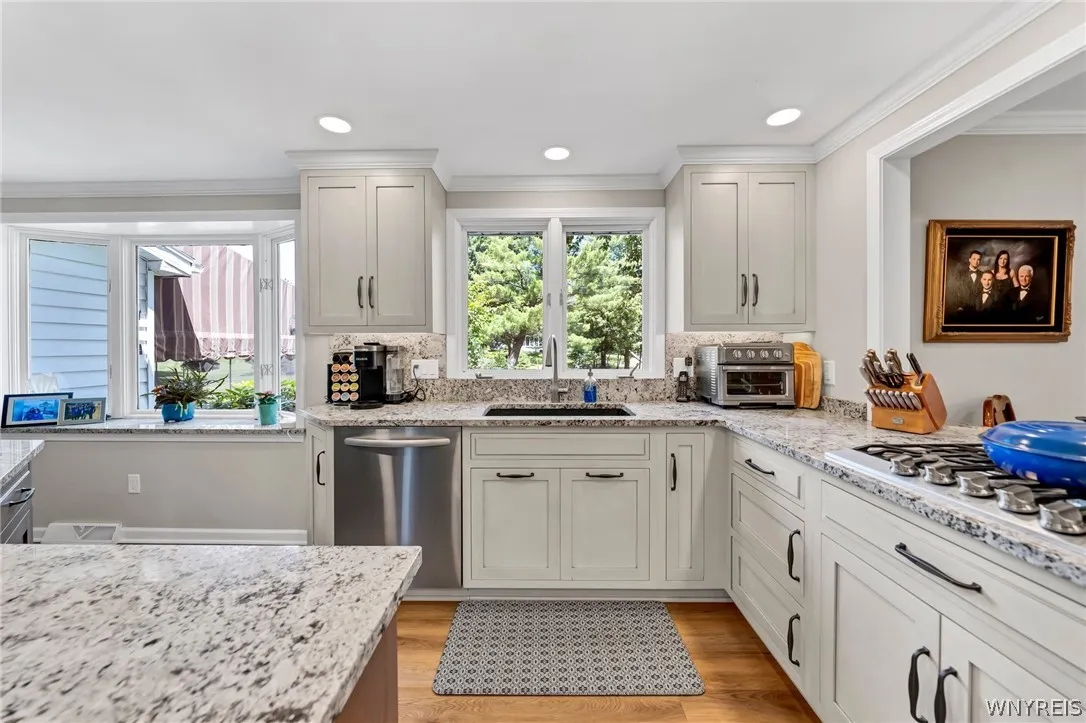 10 Scattertree Lane, Orchard Park, New York 14127, Orchard Park, New York 14127, 4 Bedrooms Bedrooms, 8 Rooms Rooms,2 BathroomsBathrooms,Residential,Closed,10 Scattertree Lane, Orchard Park, New York 14127,0,B1545468