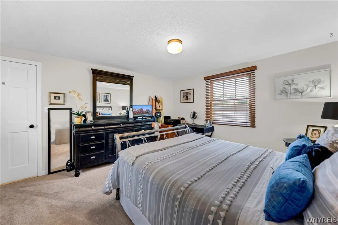 10 Scattertree Lane, Orchard Park, New York 14127, Orchard Park, New York 14127, 4 Bedrooms Bedrooms, 8 Rooms Rooms,2 BathroomsBathrooms,Residential,Closed,10 Scattertree Lane, Orchard Park, New York 14127,0,B1545468