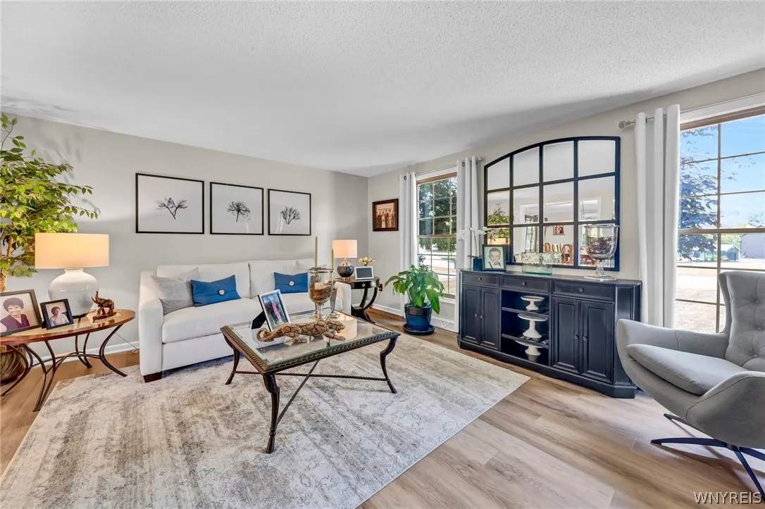 10 Scattertree Lane, Orchard Park, New York 14127, Orchard Park, New York 14127, 4 Bedrooms Bedrooms, 8 Rooms Rooms,2 BathroomsBathrooms,Residential,Closed,10 Scattertree Lane, Orchard Park, New York 14127,0,B1545468