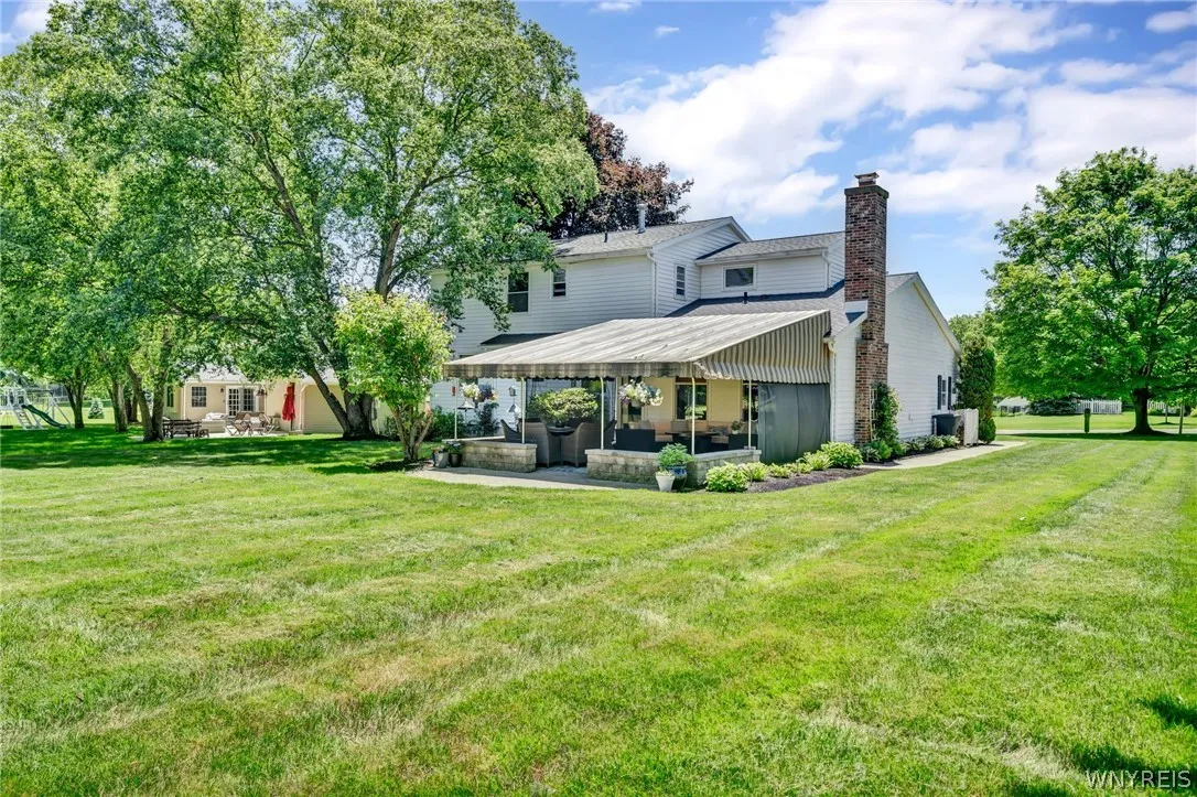 10 Scattertree Lane, Orchard Park, New York 14127, Orchard Park, New York 14127, 4 Bedrooms Bedrooms, 8 Rooms Rooms,2 BathroomsBathrooms,Residential,Closed,10 Scattertree Lane, Orchard Park, New York 14127,0,B1545468