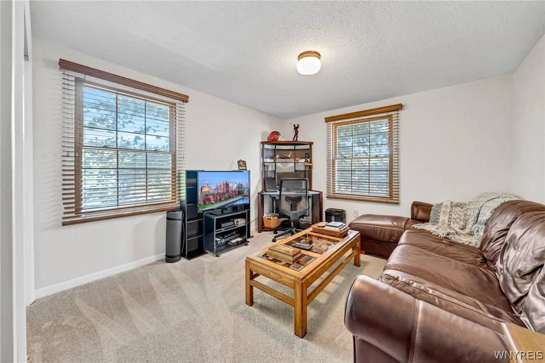 10 Scattertree Lane, Orchard Park, New York 14127, Orchard Park, New York 14127, 4 Bedrooms Bedrooms, 8 Rooms Rooms,2 BathroomsBathrooms,Residential,Closed,10 Scattertree Lane, Orchard Park, New York 14127,0,B1545468