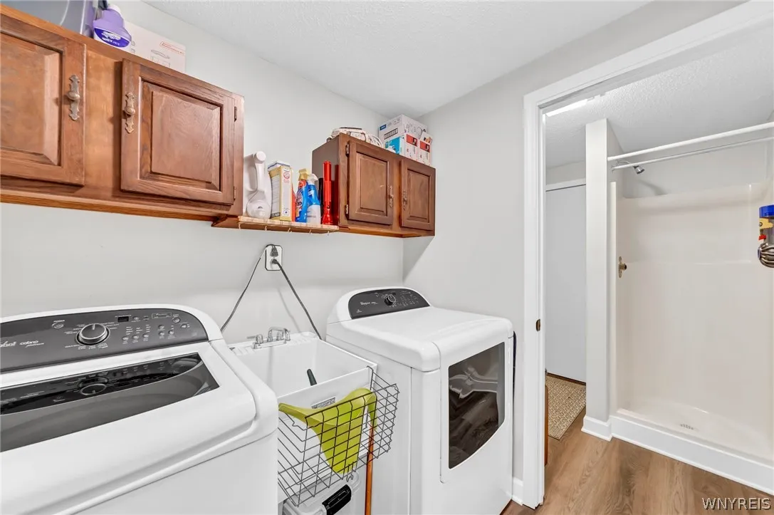 10 Scattertree Lane, Orchard Park, New York 14127, Orchard Park, New York 14127, 4 Bedrooms Bedrooms, 8 Rooms Rooms,2 BathroomsBathrooms,Residential,Closed,10 Scattertree Lane, Orchard Park, New York 14127,0,B1545468