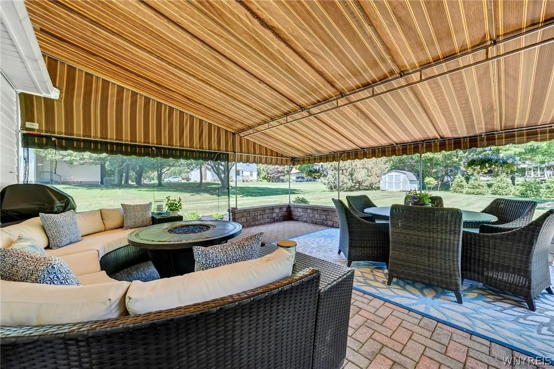 10 Scattertree Lane, Orchard Park, New York 14127, Orchard Park, New York 14127, 4 Bedrooms Bedrooms, 8 Rooms Rooms,2 BathroomsBathrooms,Residential,Closed,10 Scattertree Lane, Orchard Park, New York 14127,0,B1545468