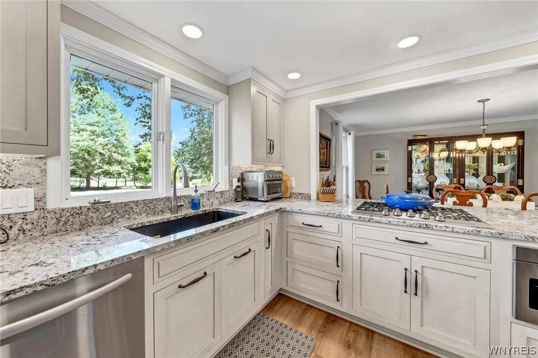 10 Scattertree Lane, Orchard Park, New York 14127, Orchard Park, New York 14127, 4 Bedrooms Bedrooms, 8 Rooms Rooms,2 BathroomsBathrooms,Residential,Closed,10 Scattertree Lane, Orchard Park, New York 14127,0,B1545468