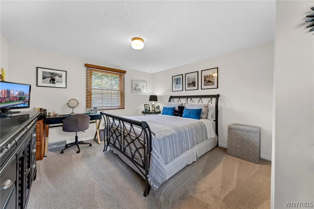 10 Scattertree Lane, Orchard Park, New York 14127, Orchard Park, New York 14127, 4 Bedrooms Bedrooms, 8 Rooms Rooms,2 BathroomsBathrooms,Residential,Closed,10 Scattertree Lane, Orchard Park, New York 14127,0,B1545468