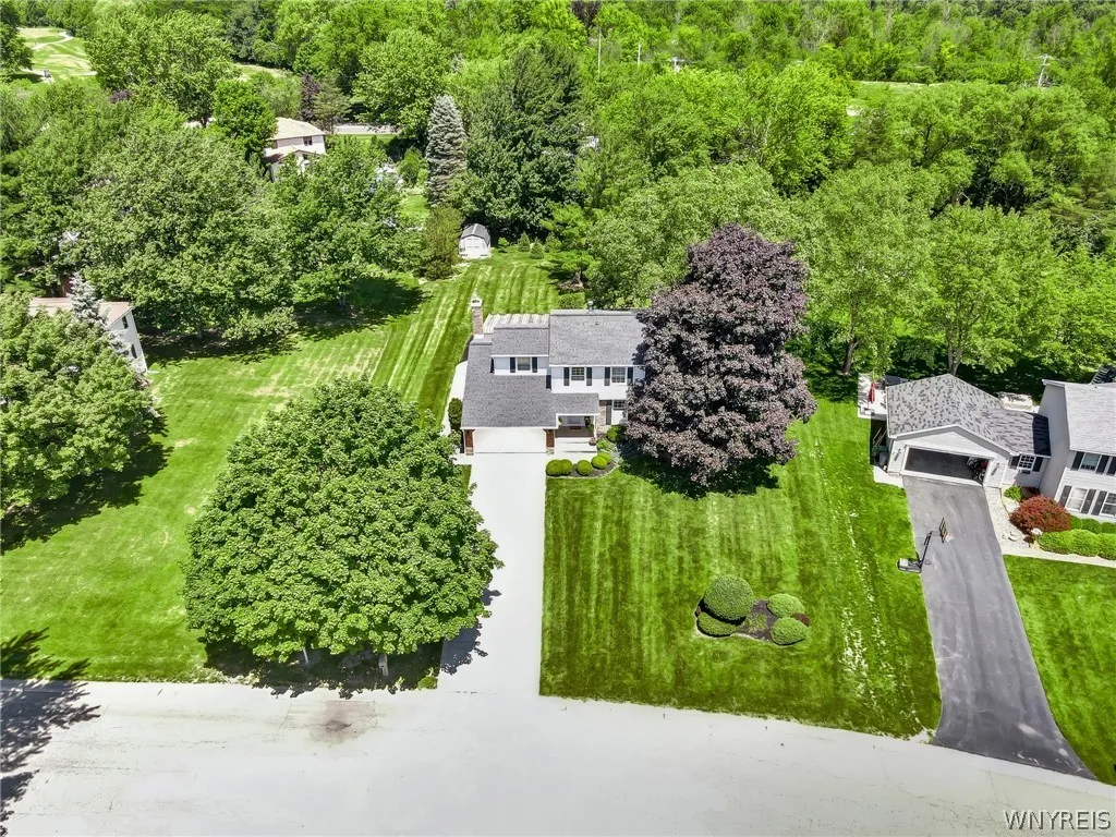 10 Scattertree Lane, Orchard Park, New York 14127, Orchard Park, New York 14127, 4 Bedrooms Bedrooms, 8 Rooms Rooms,2 BathroomsBathrooms,Residential,Closed,10 Scattertree Lane, Orchard Park, New York 14127,0,B1545468