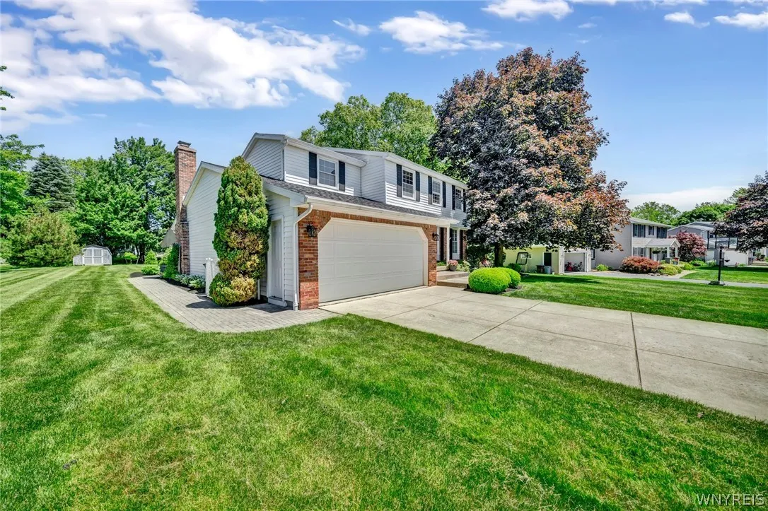 10 Scattertree Lane, Orchard Park, New York 14127, Orchard Park, New York 14127, 4 Bedrooms Bedrooms, 8 Rooms Rooms,2 BathroomsBathrooms,Residential,Closed,10 Scattertree Lane, Orchard Park, New York 14127,0,B1545468