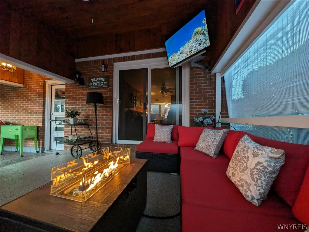 4039 Lincoln Avenue, Hamburg, New York 14075, Hamburg, New York 14075, 4 Bedrooms Bedrooms, 10 Rooms Rooms,1 BathroomBathrooms,Residential,Closed,4039 Lincoln Avenue, Hamburg, New York 14075,0,B1545614