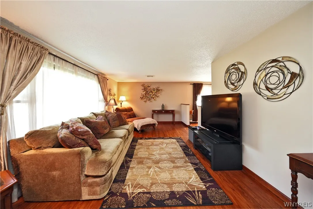 4039 Lincoln Avenue, Hamburg, New York 14075, Hamburg, New York 14075, 4 Bedrooms Bedrooms, 10 Rooms Rooms,1 BathroomBathrooms,Residential,Closed,4039 Lincoln Avenue, Hamburg, New York 14075,0,B1545614