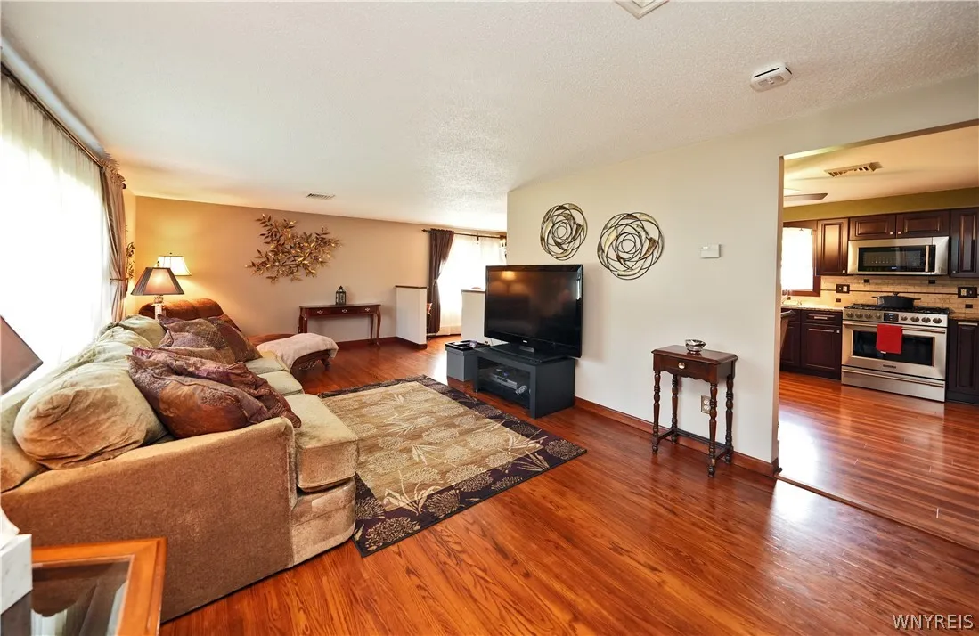4039 Lincoln Avenue, Hamburg, New York 14075, Hamburg, New York 14075, 4 Bedrooms Bedrooms, 10 Rooms Rooms,1 BathroomBathrooms,Residential,Closed,4039 Lincoln Avenue, Hamburg, New York 14075,0,B1545614