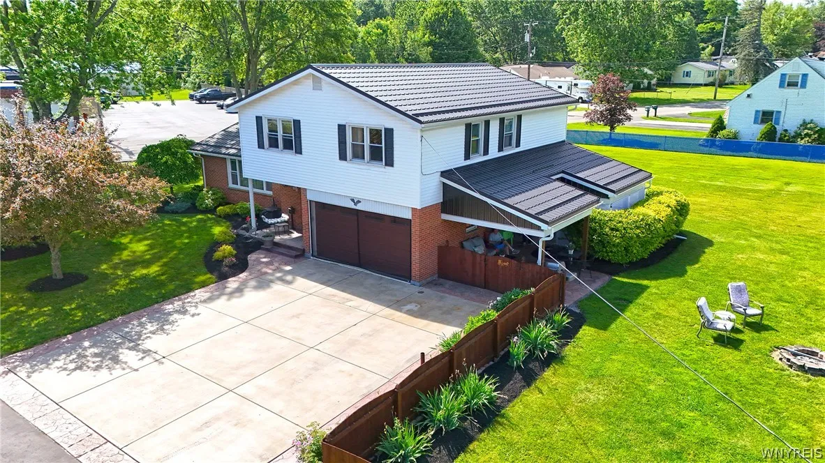 4039 Lincoln Avenue, Hamburg, New York 14075, Hamburg, New York 14075, 4 Bedrooms Bedrooms, 10 Rooms Rooms,1 BathroomBathrooms,Residential,Closed,4039 Lincoln Avenue, Hamburg, New York 14075,0,B1545614
