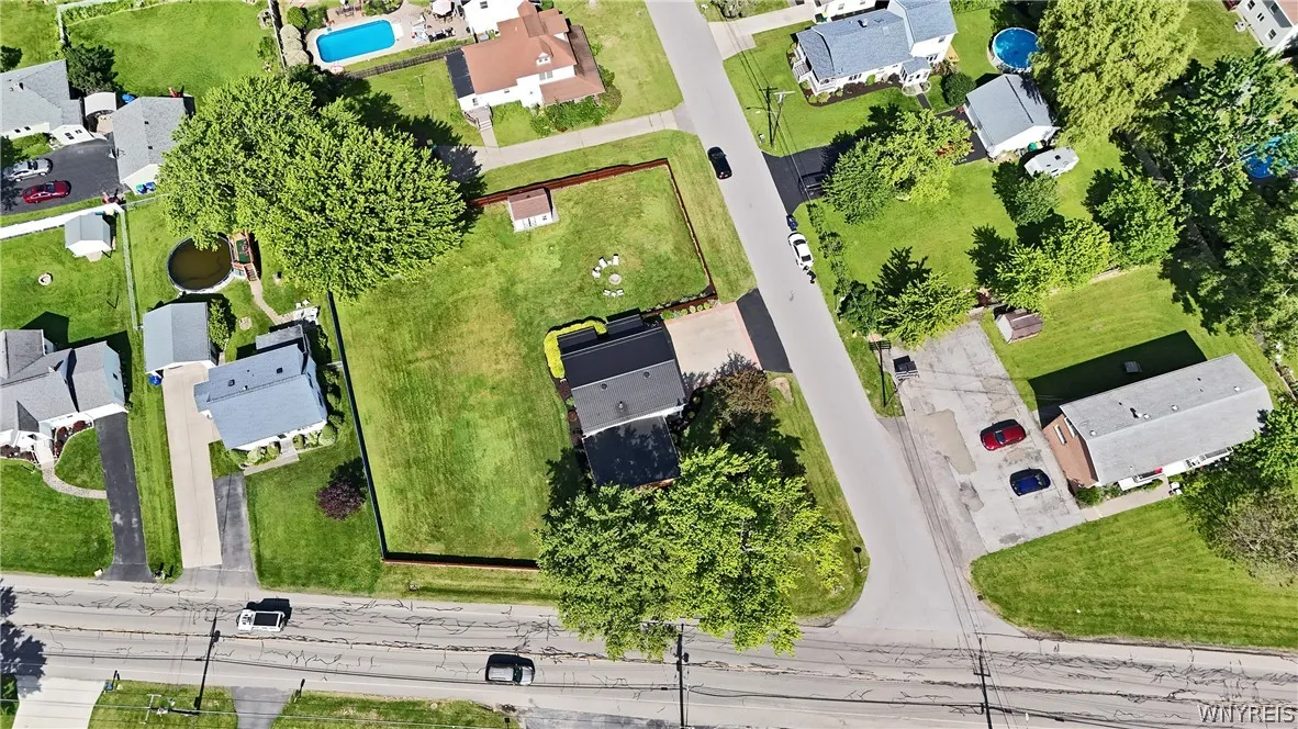 4039 Lincoln Avenue, Hamburg, New York 14075, Hamburg, New York 14075, 4 Bedrooms Bedrooms, 10 Rooms Rooms,1 BathroomBathrooms,Residential,Closed,4039 Lincoln Avenue, Hamburg, New York 14075,0,B1545614
