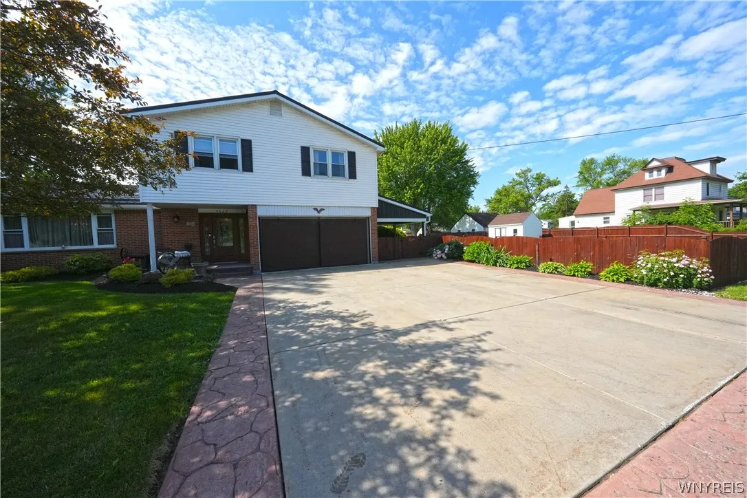 4039 Lincoln Avenue, Hamburg, New York 14075, Hamburg, New York 14075, 4 Bedrooms Bedrooms, 10 Rooms Rooms,1 BathroomBathrooms,Residential,Closed,4039 Lincoln Avenue, Hamburg, New York 14075,0,B1545614