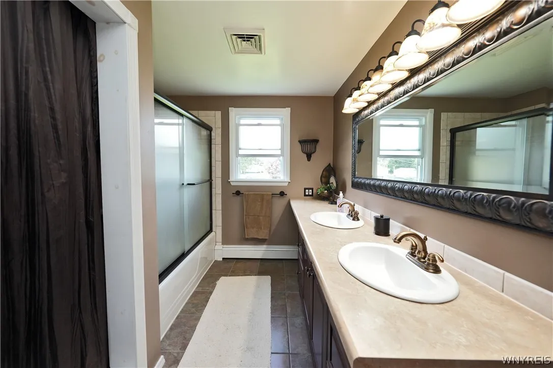 4039 Lincoln Avenue, Hamburg, New York 14075, Hamburg, New York 14075, 4 Bedrooms Bedrooms, 10 Rooms Rooms,1 BathroomBathrooms,Residential,Closed,4039 Lincoln Avenue, Hamburg, New York 14075,0,B1545614