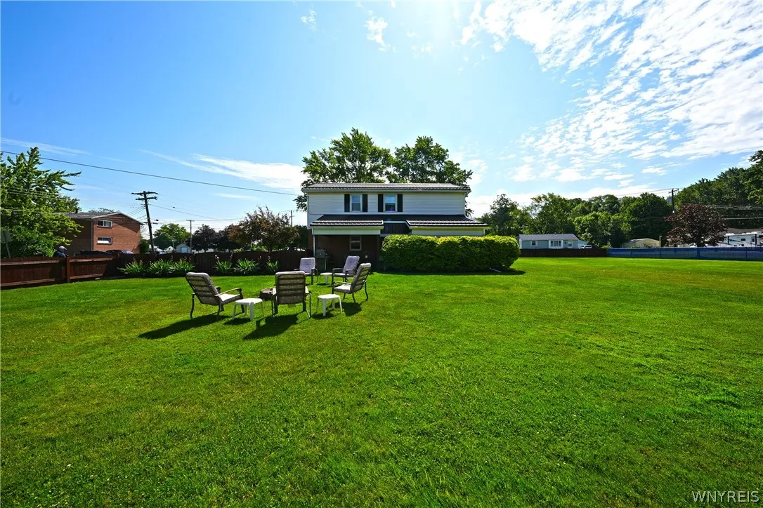 4039 Lincoln Avenue, Hamburg, New York 14075, Hamburg, New York 14075, 4 Bedrooms Bedrooms, 10 Rooms Rooms,1 BathroomBathrooms,Residential,Closed,4039 Lincoln Avenue, Hamburg, New York 14075,0,B1545614