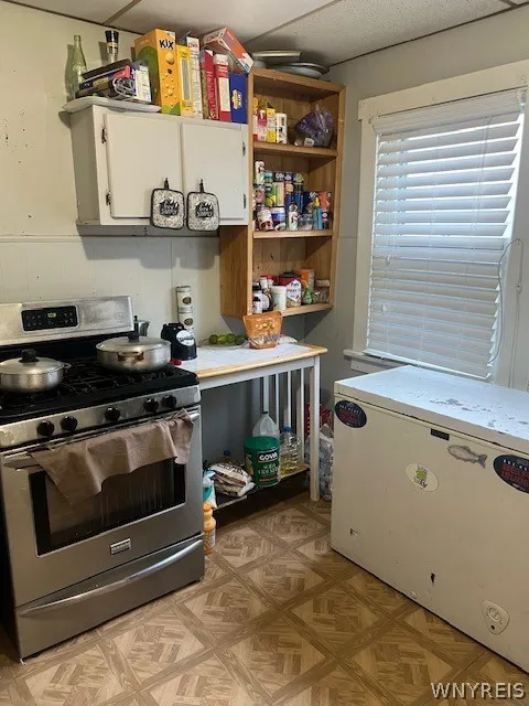 28 Ross Avenue, Buffalo, New York 14207, Buffalo, New York 14207, 3 Bedrooms Bedrooms, 5 Rooms Rooms,2 BathroomsBathrooms,Residential,Closed,28 Ross Avenue, Buffalo, New York 14207,0,B1544469