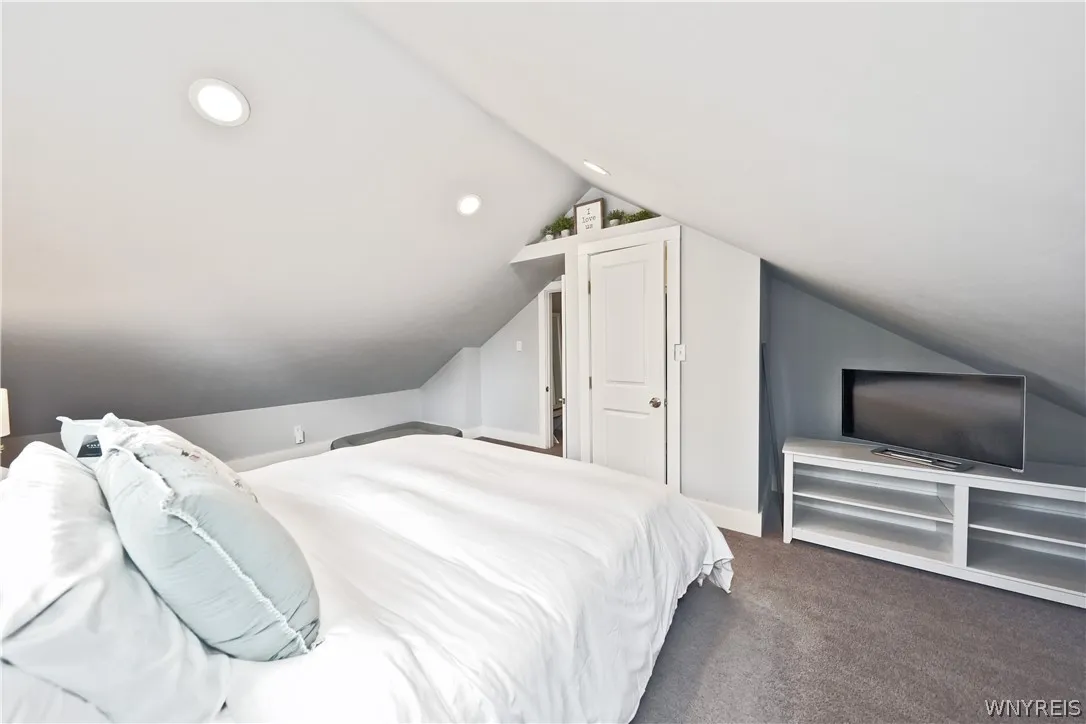 574 Marilla Street, Buffalo, New York 14220, Buffalo, New York 14220, 3 Bedrooms Bedrooms, 6 Rooms Rooms,1 BathroomBathrooms,Residential,Closed,574 Marilla Street, Buffalo, New York 14220,0,B1546018