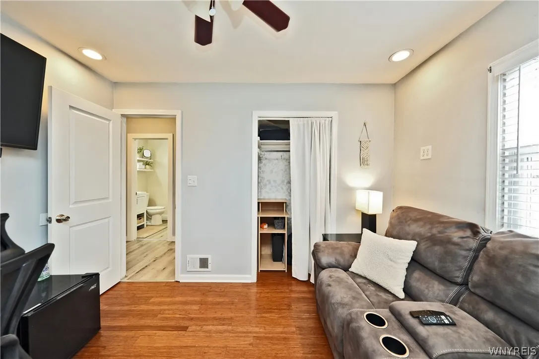 574 Marilla Street, Buffalo, New York 14220, Buffalo, New York 14220, 3 Bedrooms Bedrooms, 6 Rooms Rooms,1 BathroomBathrooms,Residential,Closed,574 Marilla Street, Buffalo, New York 14220,0,B1546018